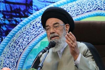 امام جمعه اصفهان: خداوند به ملت ما نعمت رهبری را اعطا کرده است