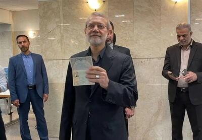 علی لاریجانی پس از کاندیداتوری برای ریاست جمهوری درباره رئیسی چه گفت؟