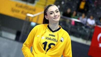 چهره جذاب «زهرا گونش» والیبالیست مشهور ترکیه ای در اسپانیا