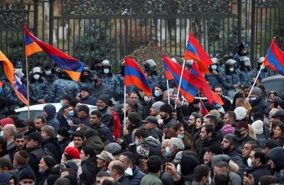 تجمع اعتراضی ارمنی ها مقابل وزارت امور خارجه ارمنستان
