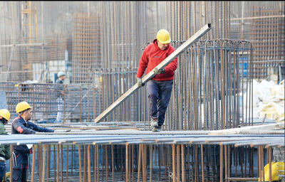 کارگران ساختمانی با بحران بیکاری مواجهند