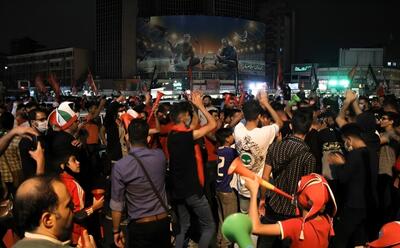 جشن هواداران پرسپولیس پس از قهرمانی در خیابان‌های تهران (فیلم)