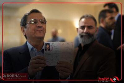 عبدالناصر همتی در انتخابات ریاست‌جمهوری ثبت‌نام کرد