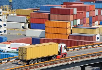 خطر توقف صادرات با شرایط جدید ثبت سفارش کالا | اقتصاد24