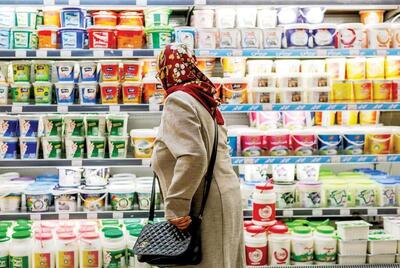 سرانه مصرف شیر و لبنیات در ایران به دلیل «کاهش قدرت خرید مردم» به نصف استاندارد‌های جهانی رسید