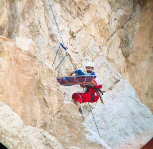 نجات کوهنوردان اصفهانی گمشده در کوه‌های کاشان