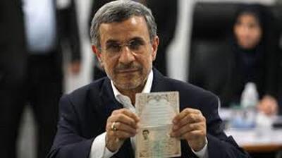 احمدی‌نژاد با همان تیپ و استایل به حرم امام رفت
