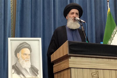 تداوم راه شهدای ۱۵ خرداد ایستادگی در حمایت از انقلاب اسلامی است