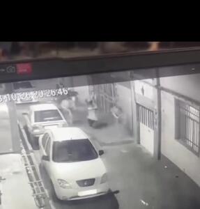 فیلم جدید از سرقت مسلحانه طلافروشی / چندین نفر در این حمله زخمی شدند