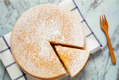 طرز تهیه کیک وانیلی با سس کارامل؛ دسر شیک و خاص