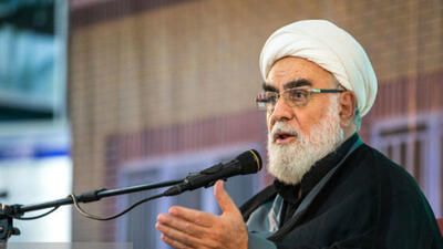 آیت‌الله گلپایگانی: مسئولانی که دستی در بیت‌المال دارند باید پاسخگوی عملکرد خود باشند  