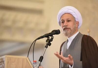 امام جمعه شیراز: ملت آماده است تا از ولایت فقیه دفاع کند/مردم عزت و سربلندی خود را از ولایت دارند