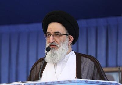 امام جمعه کرج: شعار حضور تا ظهور با بیان دستاوردهای انقلاب محقق می‌شود