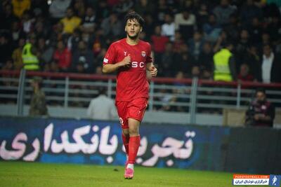بازیکن قاچاقی فولاد به پرسپولیس گل زد - پارس فوتبال