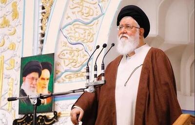 می‌خواهد با گورباچف‌بازی، نهضت را دچار انحراف کند