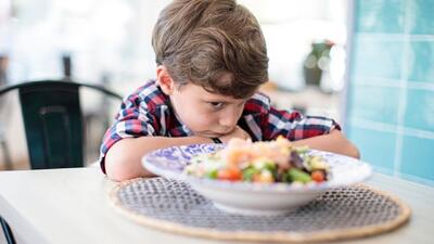 دیر شام خوردن می‌تواند به کلیه‌ها آسیب بزند + فیلم