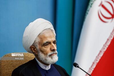 سانسور اسم ظریف توسط مجری صداوسیما/ مجید انصاری:  نام ظریف مانند برخی دیگر قاچاق نشده /از او نام ببرید / ظریف از افتخارات ملی است مثل خاتمی عزیز و کروبی عزیز