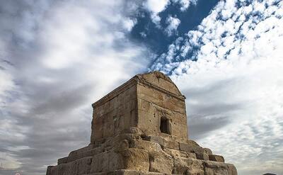۲ افغان آثار باستانی پاسارگاد را فروختند