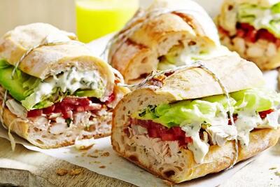 طرز تهیه ساندویچ مرغ / یک غذای راحت و خوشمزه