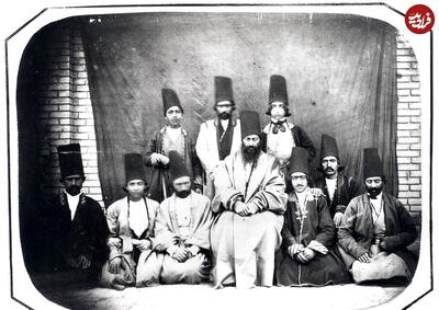 عکس/ ژست رشیدخان حاکم قوچان ۱۶۱ سال پیش در کنار خدمتکارهای سفیر الممالک | اقتصاد24