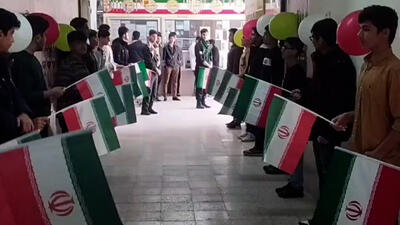 زنگ انقلاب در مدارس دلفان به صدا درآمد + فیلم
