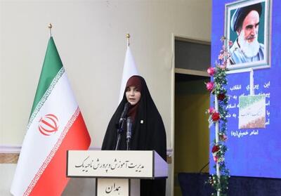 طنین گلبانگ انقلاب در 2500 مدرسه استان همدان - تسنیم