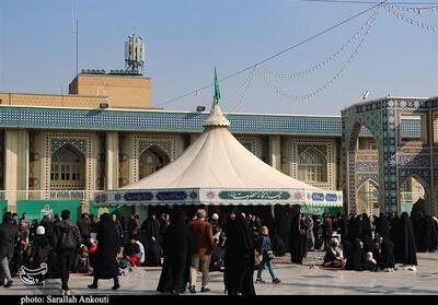 شروع به‌کار خادمان کرمانی در چایخانه حرم امام رضا (ع) - تسنیم
