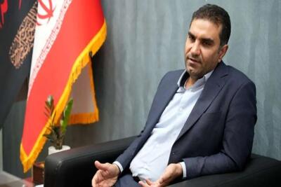 دولت برای حمایت از صنعت فولاد در پرداخت بیمه و مالیات آنها بازنگری کند