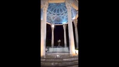 آواز دلنشین فرزاد فرزین در حافظیه شیراز زیر باران: لحظه‌ای ویژه که جای همه را خالی گذاشت