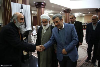 حضور محمود احمدی‌نژاد در حرم امام خمینی |  انصاف نیوز