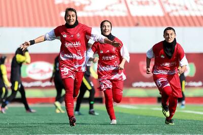 تیم زنان پرسپولیس به لیگ برتر صعود کرد