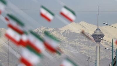 انقلاب اسلامی ایران برخلاف انقلاب‌های دیگر به استقلال سیاسی تاکید داشت