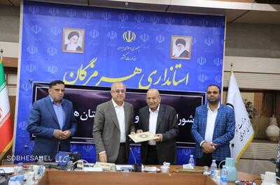 استاندار هرمزگان به عنوان سفیر مدرسه‌سازی معرفی شد