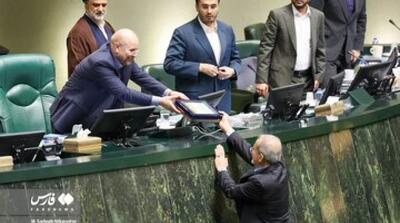 چرا مجلس دوازدهم می‌خواهد چوب لای چرخ دولت پزشکیان بگذارد؟ - مردم سالاری آنلاین