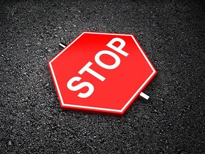 بازگشایی دو نماد پتروشیمی و توقف ۱۵ نماد بورسی در روز جاری