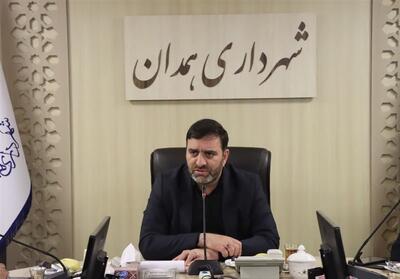برپایی میز خدمت شهردار و مدیران مناطق همدان در دهه فجر - تسنیم