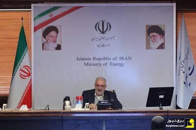تقدیر از ایثارگران صنعت آب و برق با حضور وزیر نیرو