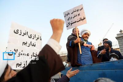 تجمع خیابانی با نقابِ حجاب؛ چگونه ائتلاف پایداری-جلیلی قانون حجاب را بهانه تاختن به رؤسای سه قوه کرد؟ | اقتصاد24