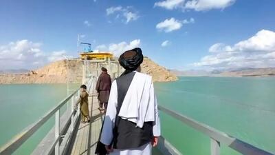 روزنامه اطلاعات: چند میلیون مهاجر افغانستانی در ایران زندگی می‌کنند، اما طالبان آب را به روی ایران می‌بندد/ چرا سفارت افغانستان در تهران را به نماینده طالبان تحویل داده‌اید؟