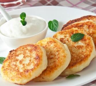 (ویدیو) طرز تهیه پنکیک پنیری فرانسوی برای صبحانه - فراشپز