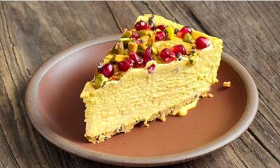 طرز تهیه چیزکیک زعفرانی خوشمزه+ نکات و فوت‌وفن‌ ها
