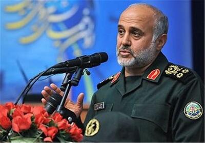 سرلشکر رشید: با آمادگی رزمی کامل محاسبات دشمن را تغییر می‌دهیم - شهروند آنلاین