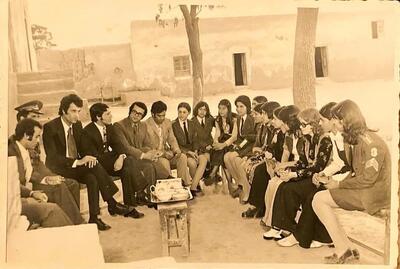 عکس/ نشست مشترک آموزگاران سپاه دانش ۵۰ سال پیش در شهرری | اقتصاد24