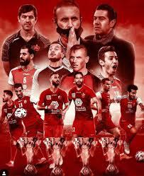 لحظه هیجان انگیز بالا بردن جام قهرمانی توسط بازیکنان پرسپولیس + فیلم