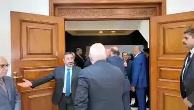 ببینید| خوش‌آمدگویی عمار حکیم به ظریف به زبان فارسی + ویدئو