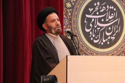 نماینده ولی فقیه: لرستان از پیشرفت نامتوازن رنج می‌برد