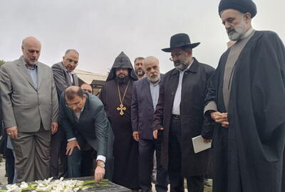 آیین عطرافشانی و گلباران شهدای ادیان توحیدی برگزار شد