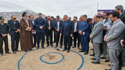 عملیات اجرایی احداث نیروگاه ۱۰ مگاواتی انرژی خورشید با سرمایه گذاری خارجی در سربیشه آغاز شد