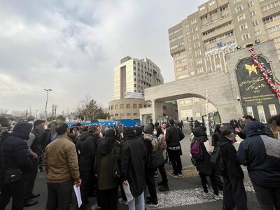 فریاد اعتراضی دانشجویان پزشکی بر سر دانشگاه آزاد
