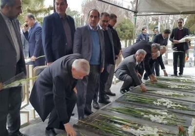 رونمایی از مرمت 20 اثر تاریخی در تخت فولاد اصفهان - تسنیم